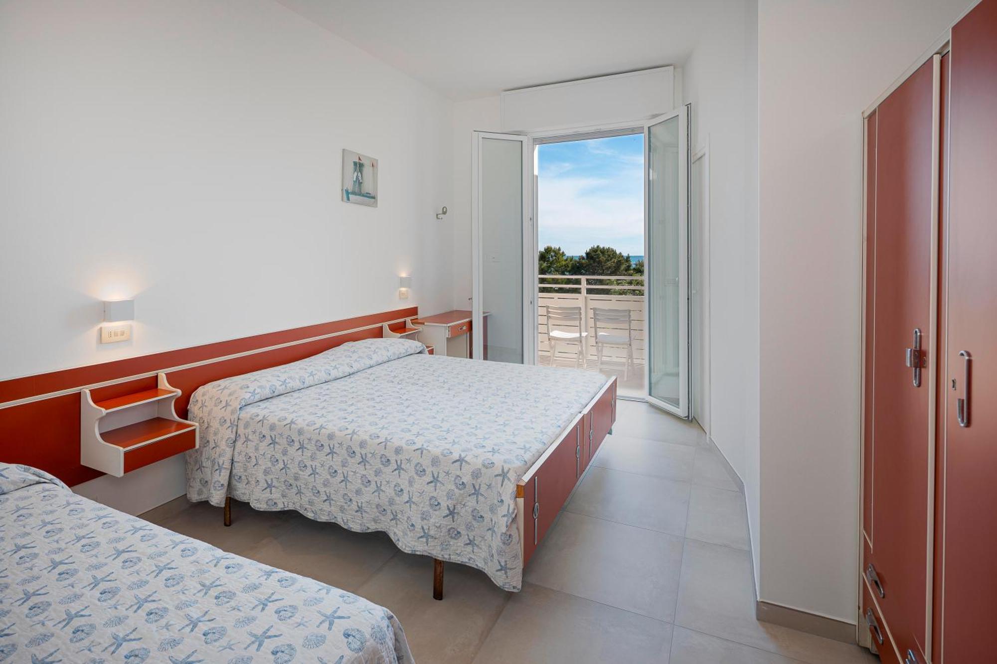 Hotel Flora Cesenatico Esterno foto